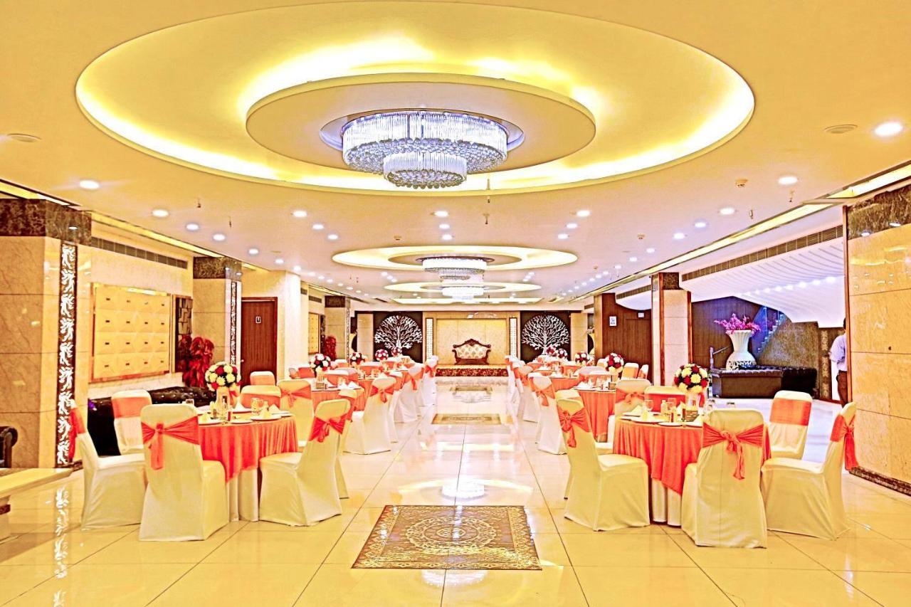 Hotel The Fern Residency Noida Exterior foto